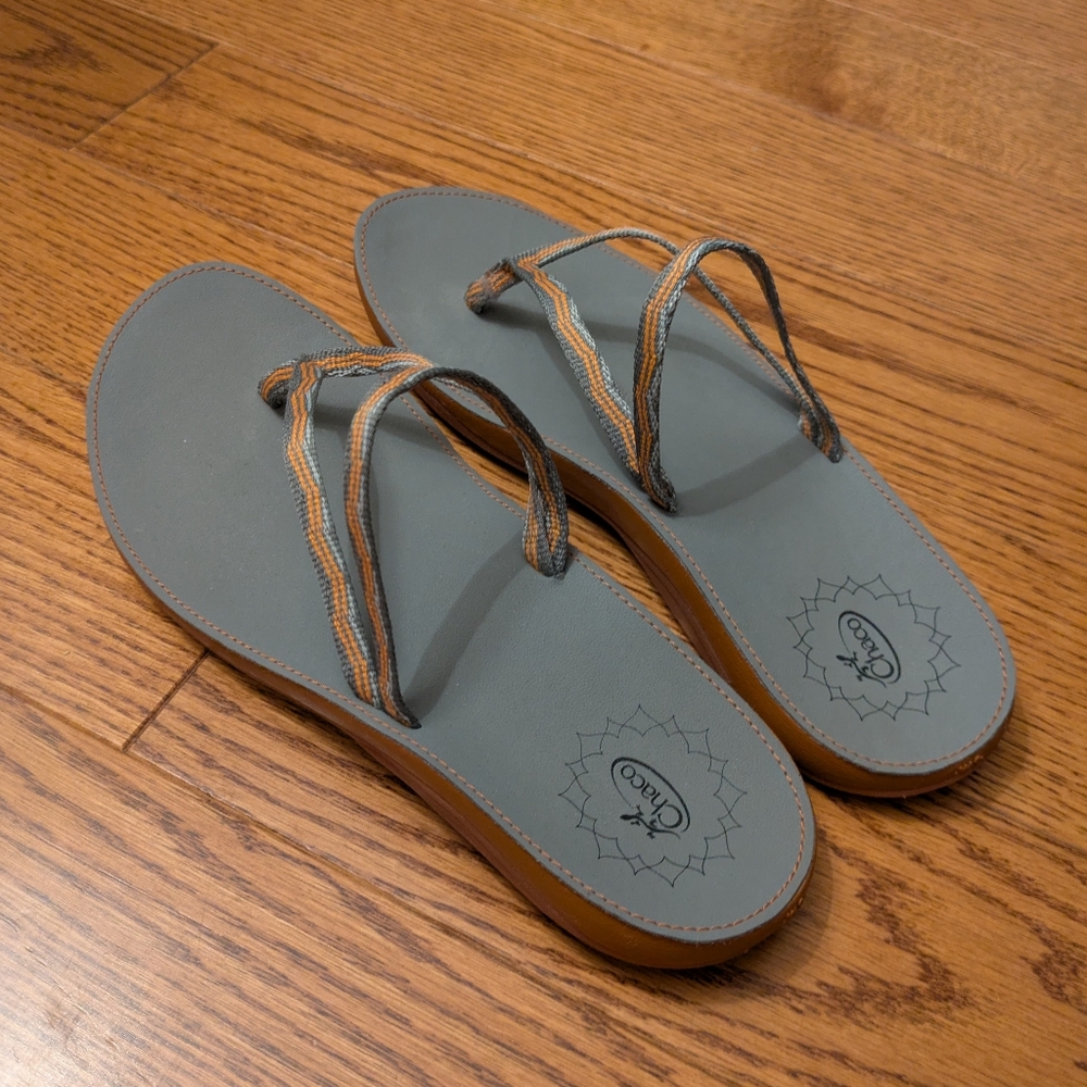 Chaco Abbey Flip Flops Size 9